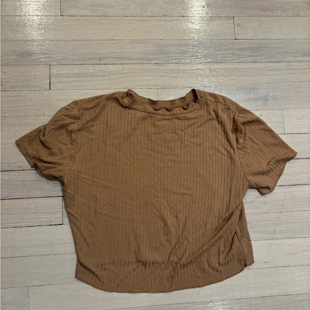 Medium tan crop top never worn